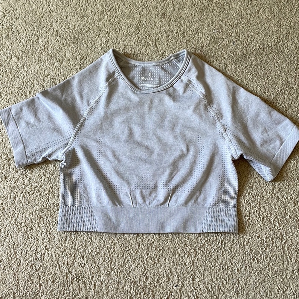 cropped workout top